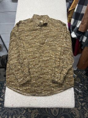 Vintage Woolrich Button-Up Shirt with trout Fish Print - Olive/Brown, size Large